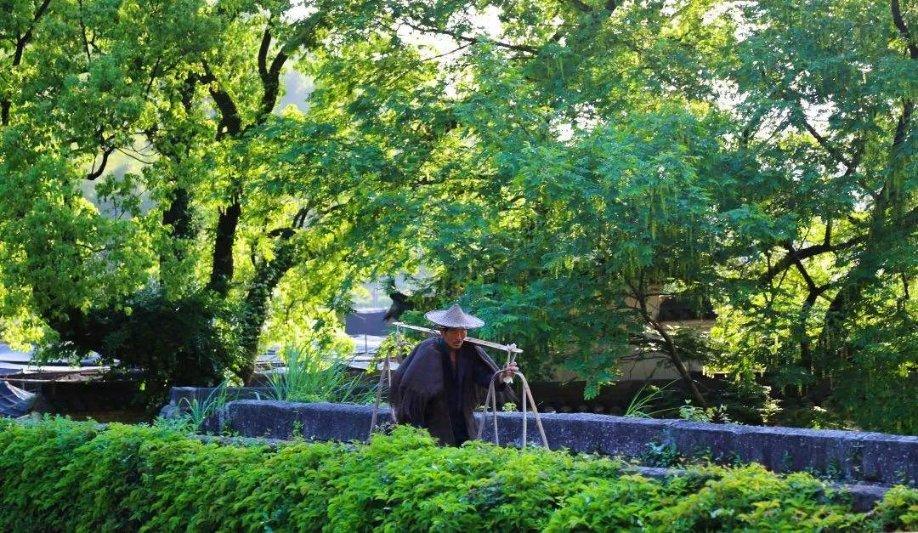 假如人死了，但银行有存款没有人知道，银行会通知家属吗？